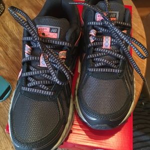 Brand New New Balance Trail Running Course Sneakers Women’s Size8